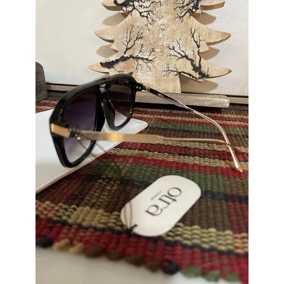 Otra Reina Women’s Black And Gold Sunglasses Runway Fashion NWT NEW - Picture 2 of 4